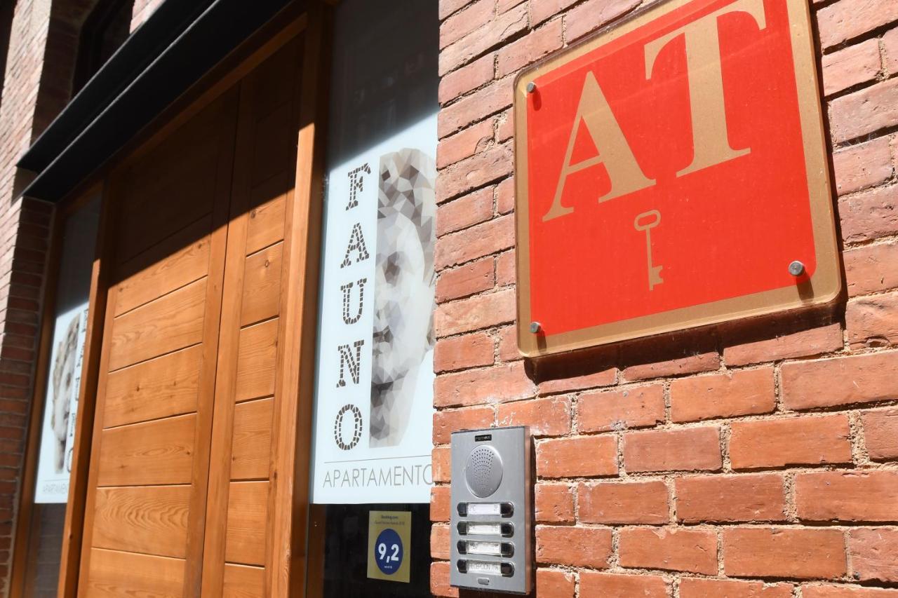 Housingleon - Apartamentos Fauno Astorga Dış mekan fotoğraf